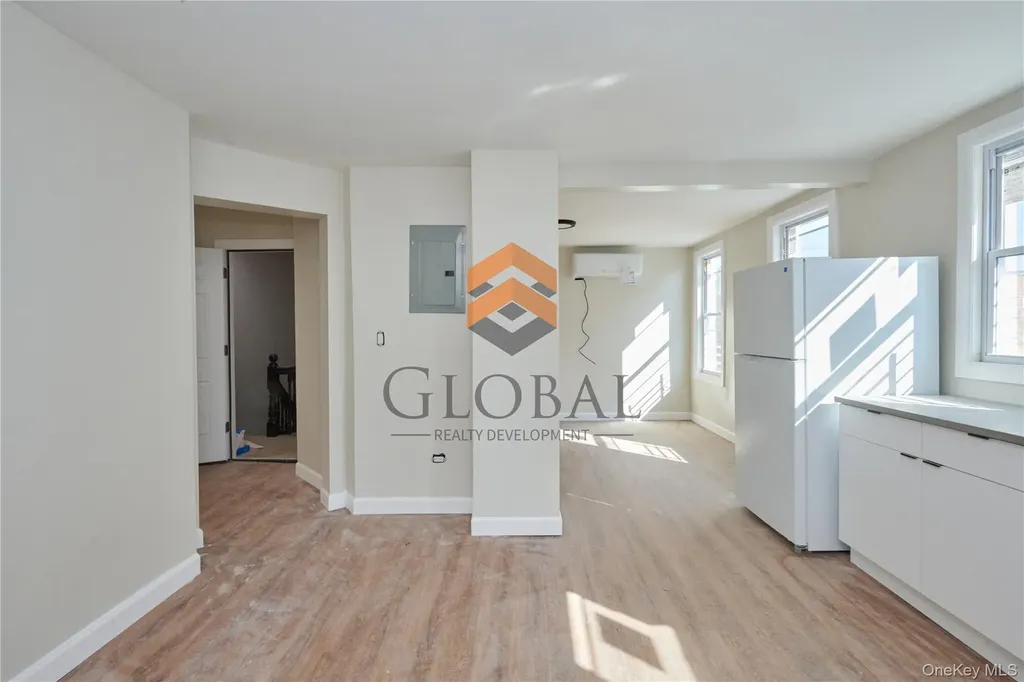 762 E 221st Street Bronx NY 10467