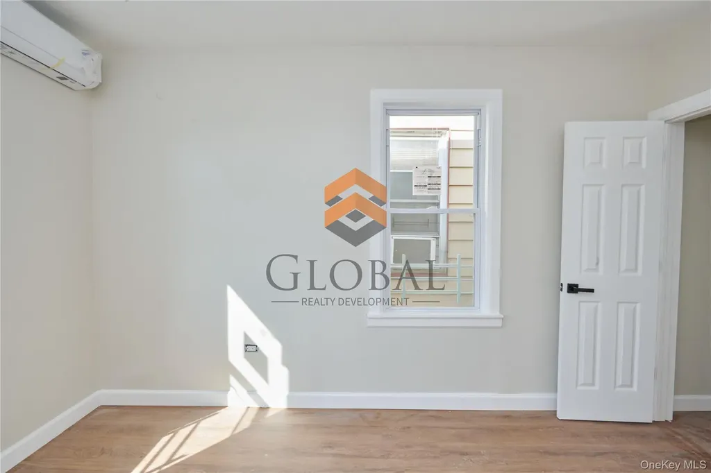 762 E 221st Street Bronx NY 10467