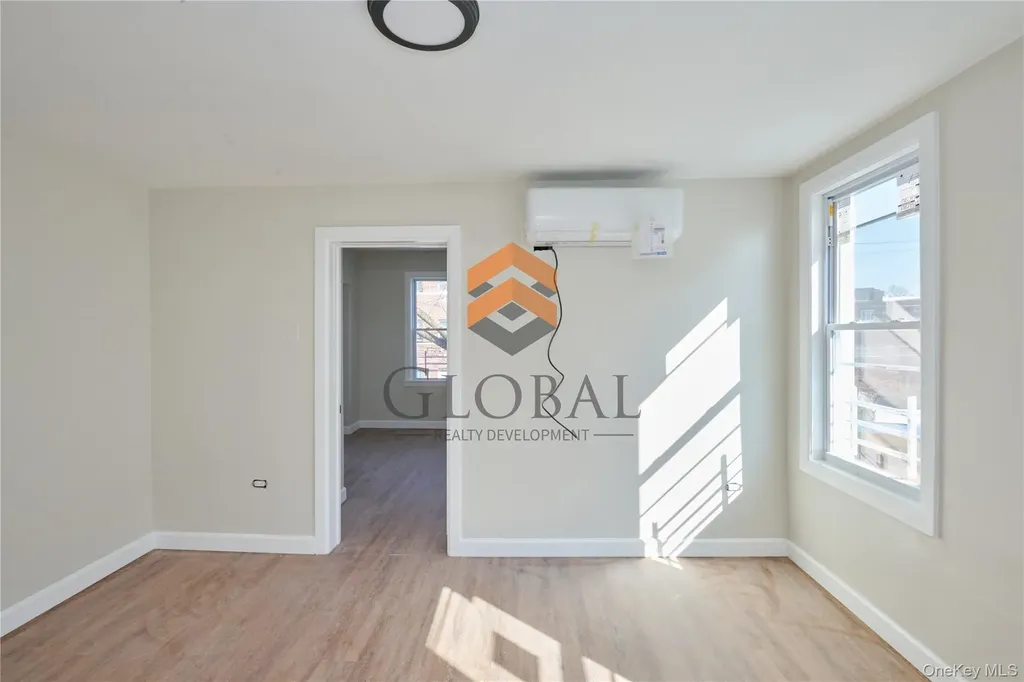 762 E 221st Street Bronx NY 10467