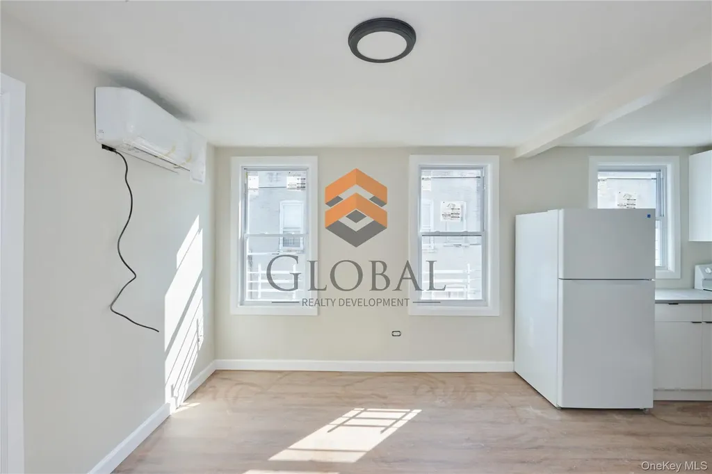 762 E 221st Street Bronx NY 10467