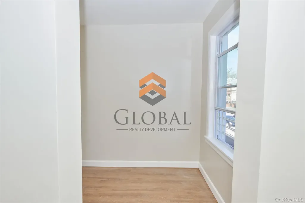 762 E 221st Street Bronx NY 10467