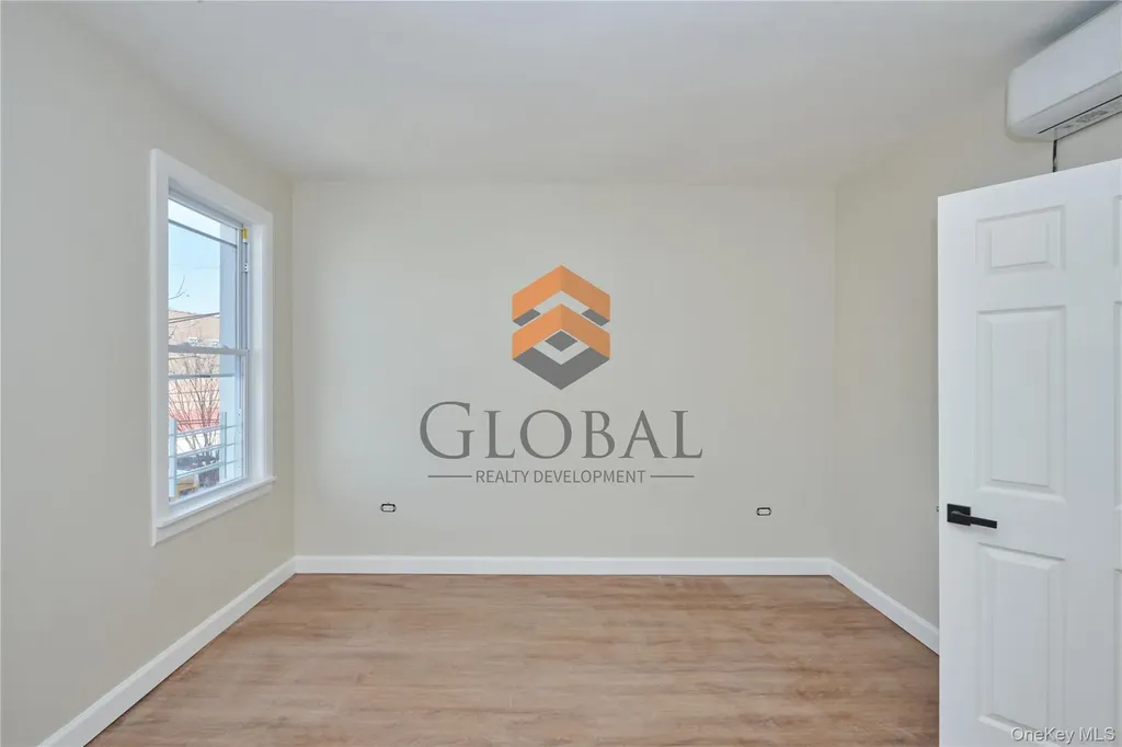 762 E 221st Street Bronx NY 10467