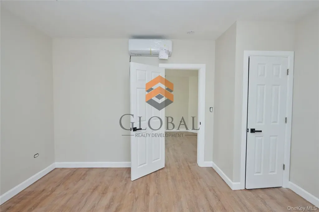 762 E 221st Street Bronx NY 10467