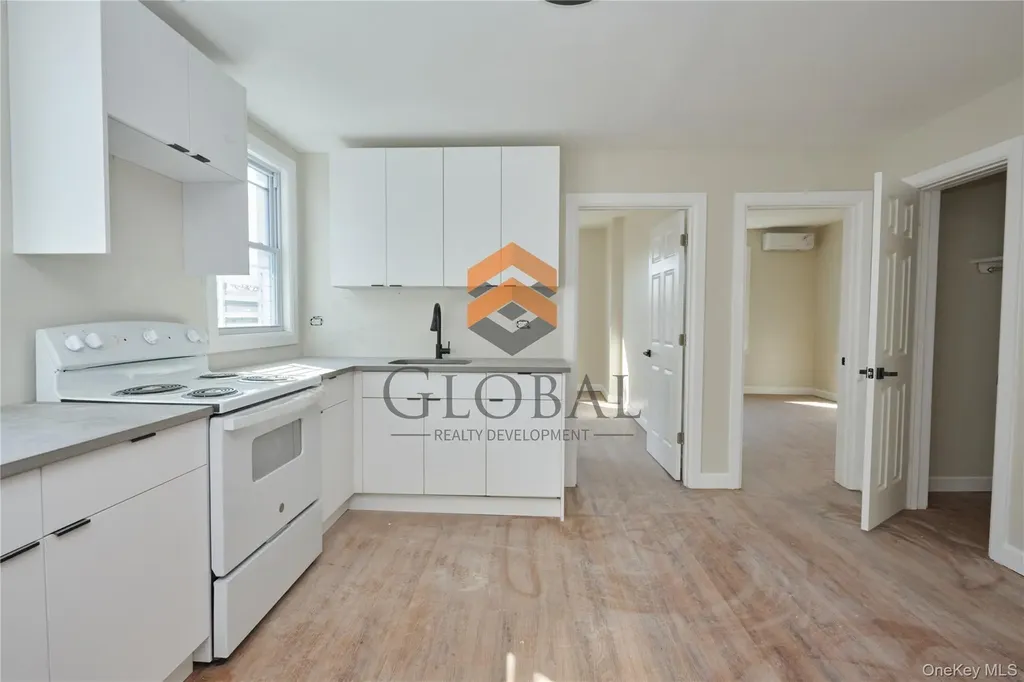 762 E 221st Street Bronx NY 10467