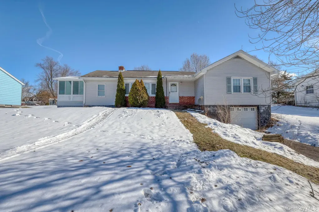 29 Vans Terrace Lake Katrine NY 12449