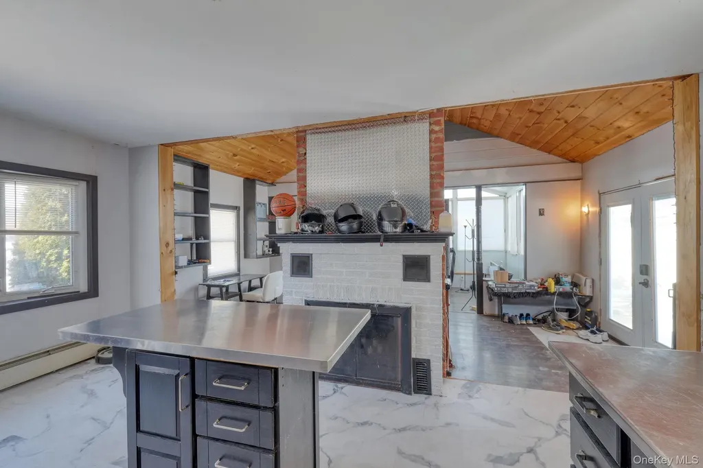 29 Vans Terrace Lake Katrine NY 12449