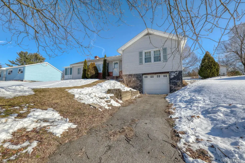 29 Vans Terrace Lake Katrine NY 12449