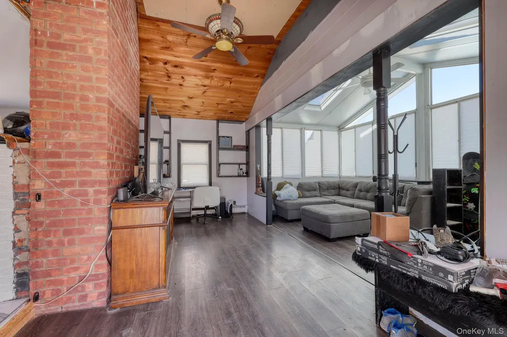 29 Vans Terrace Lake Katrine NY 12449