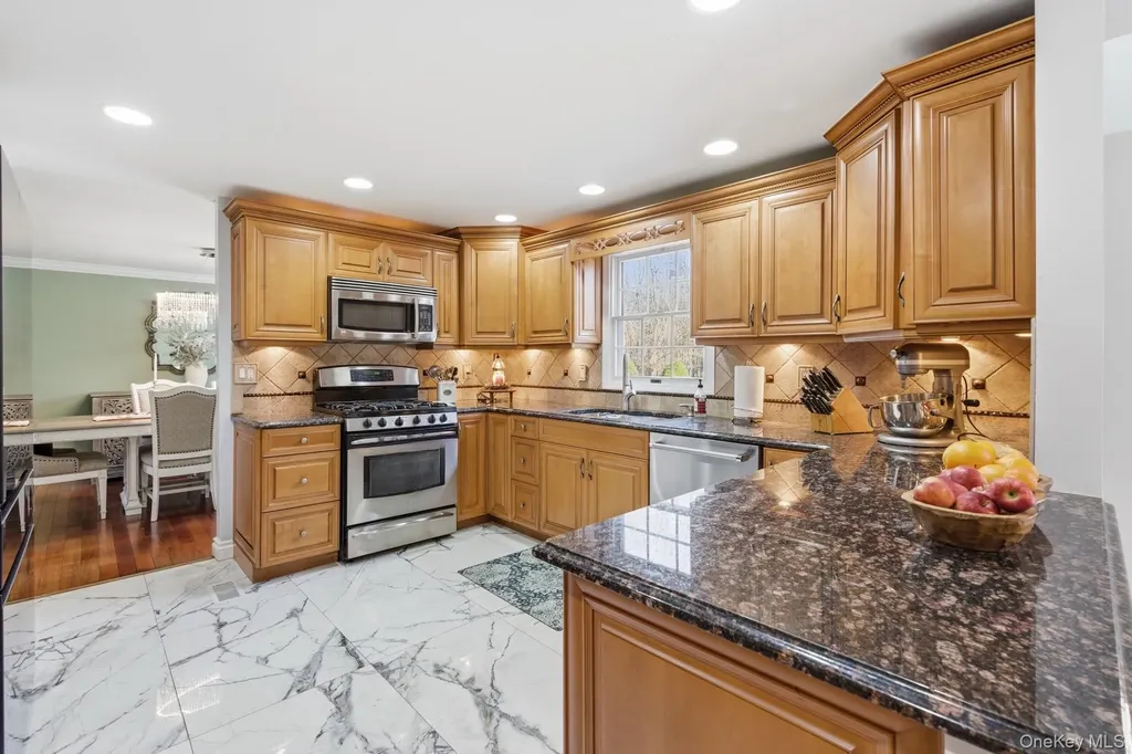 39 Foreston Circle Manorville NY 11949