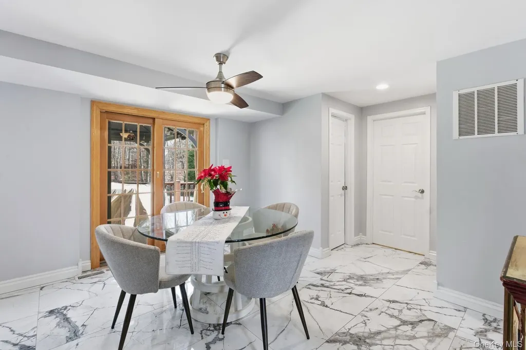 39 Foreston Circle Manorville NY 11949