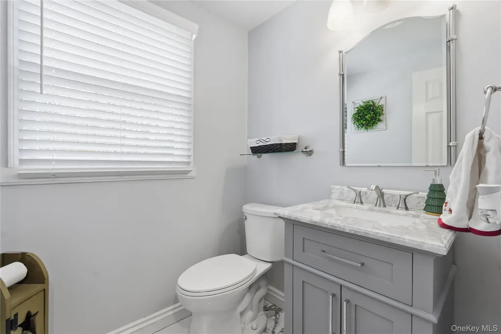 39 Foreston Circle Manorville NY 11949