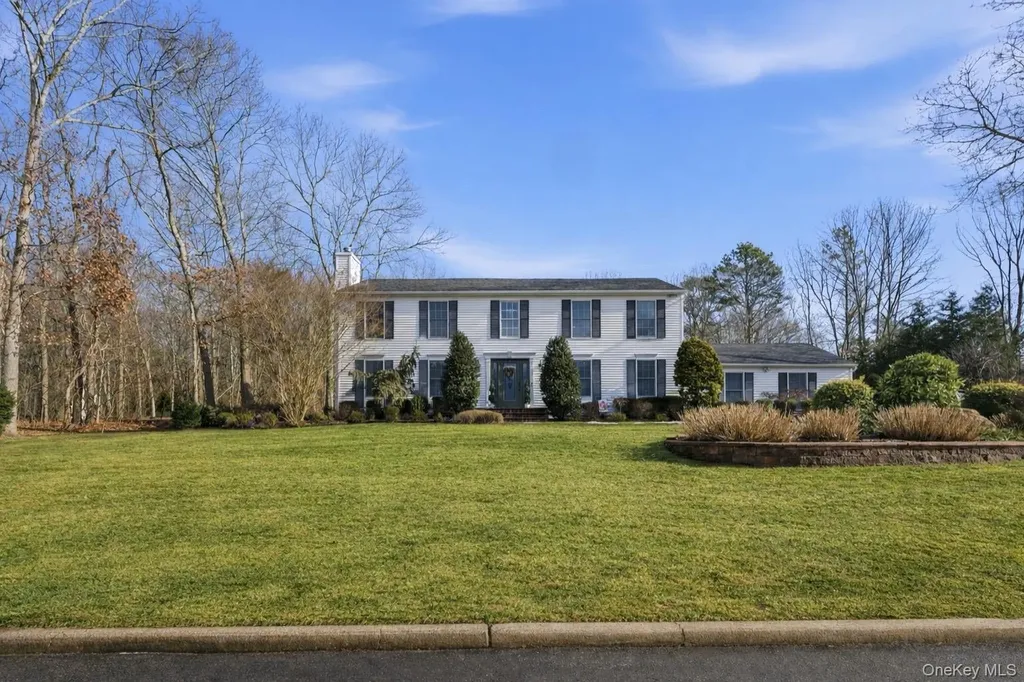 39 Foreston Circle Manorville NY 11949