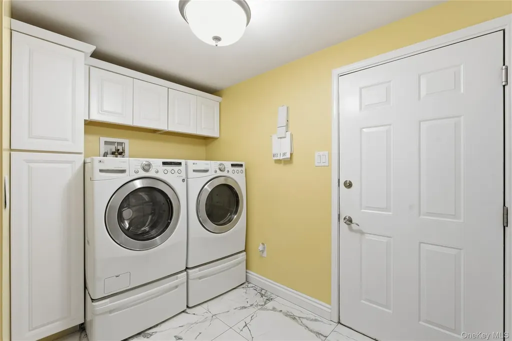 39 Foreston Circle Manorville NY 11949