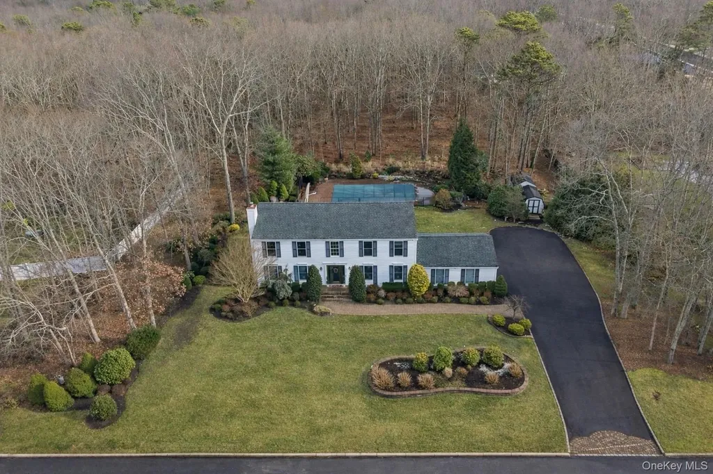 39 Foreston Circle Manorville NY 11949