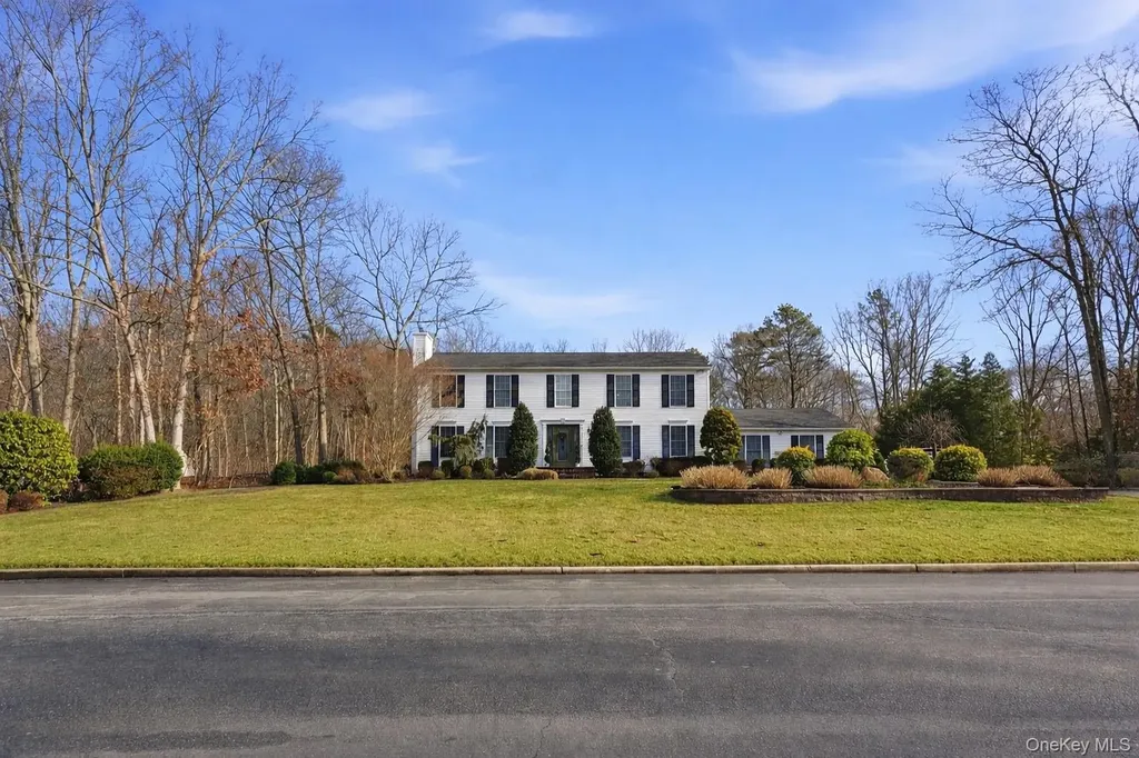 39 Foreston Circle Manorville NY 11949