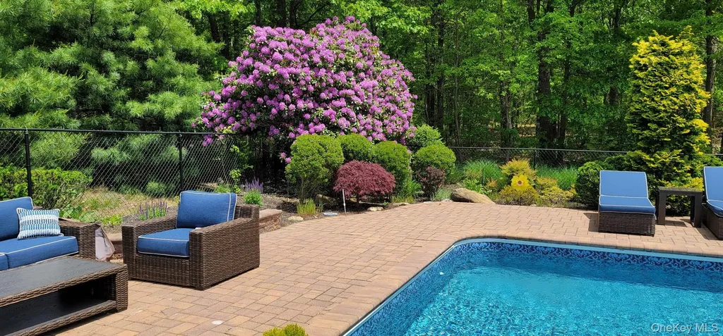 39 Foreston Circle Manorville NY 11949
