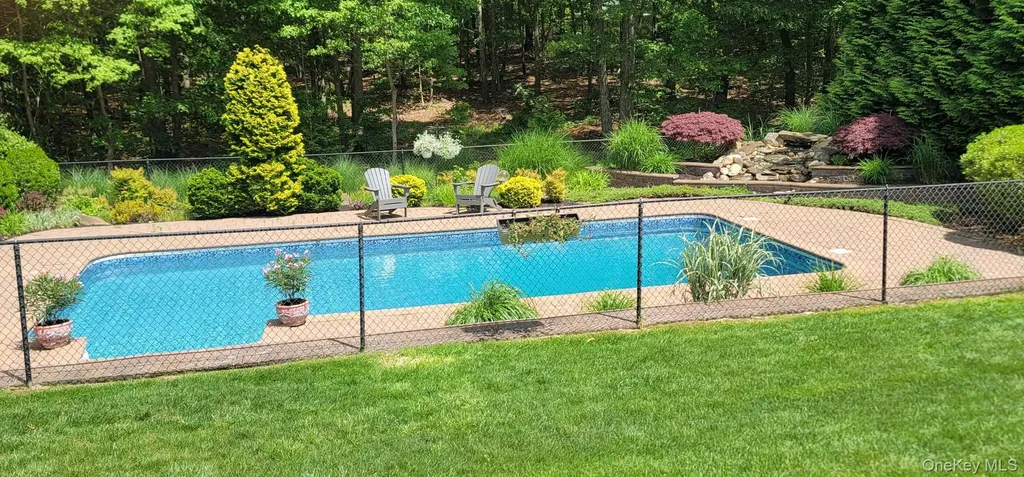 39 Foreston Circle Manorville NY 11949