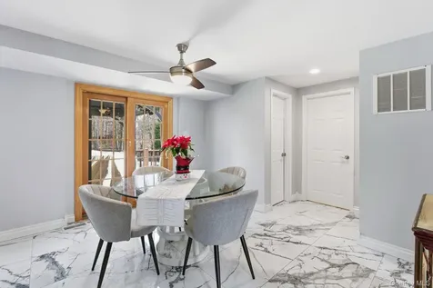 39 Foreston Circle Manorville NY 11949