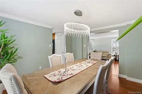 39 Foreston Circle Manorville NY 11949