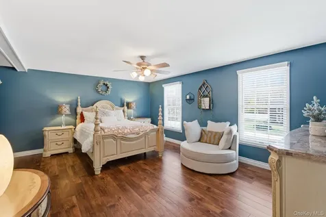 39 Foreston Circle Manorville NY 11949