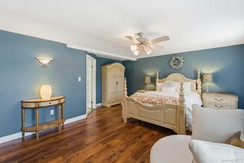 39 Foreston Circle Manorville NY 11949