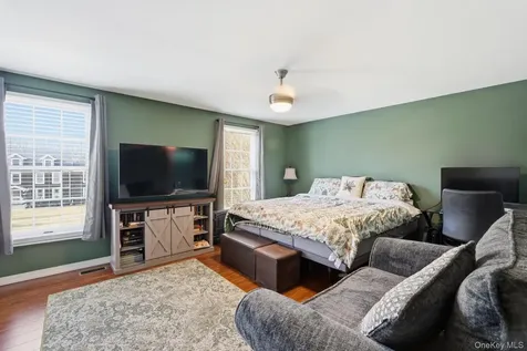 39 Foreston Circle Manorville NY 11949