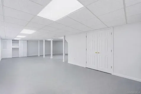 39 Foreston Circle Manorville NY 11949