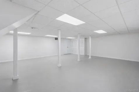 39 Foreston Circle Manorville NY 11949