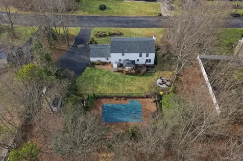 39 Foreston Circle Manorville NY 11949