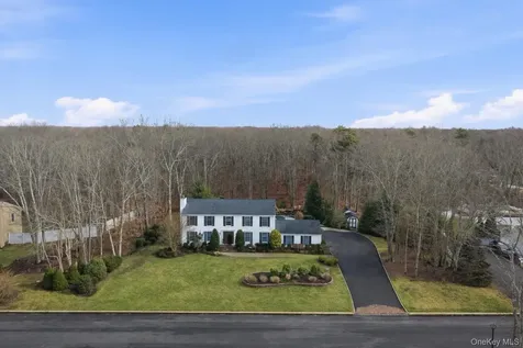 39 Foreston Circle Manorville NY 11949