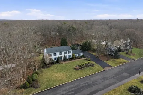 39 Foreston Circle Manorville NY 11949