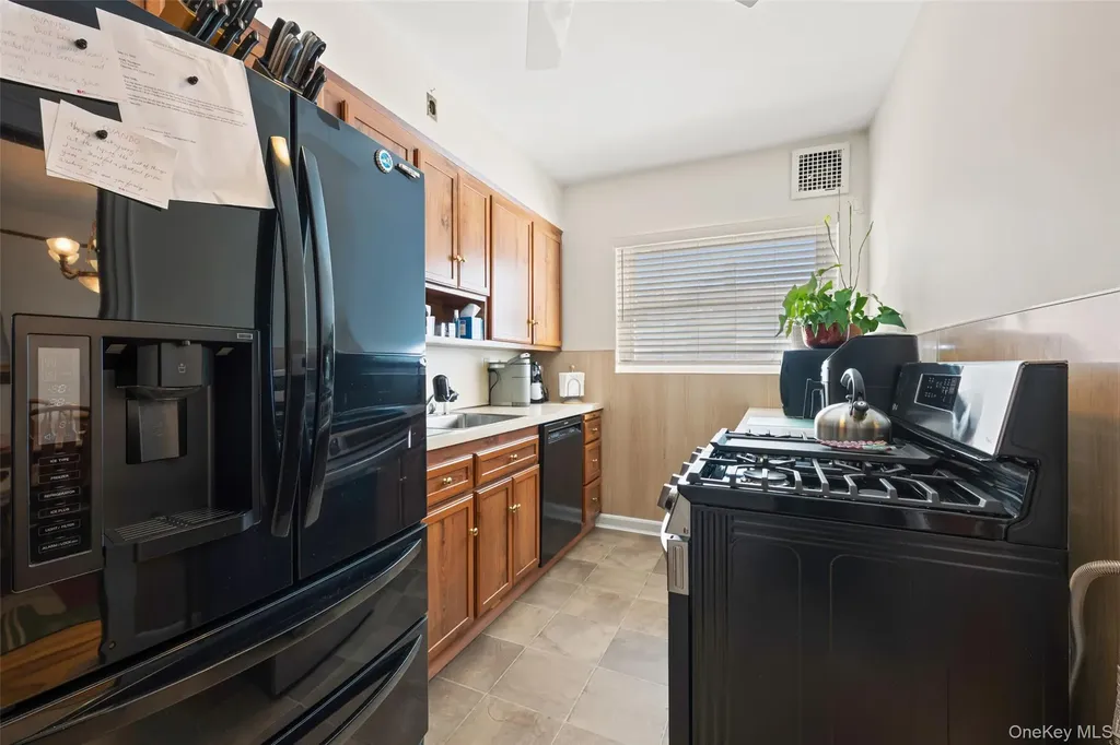 7717 82nd Street Glendale NY 11385