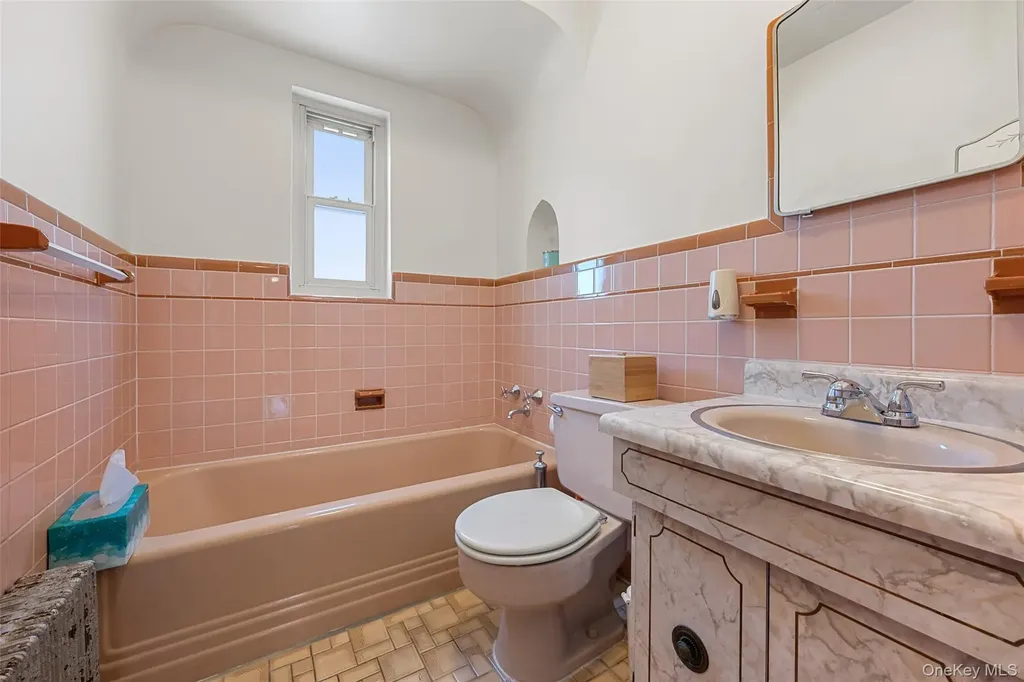7717 82nd Street Glendale NY 11385