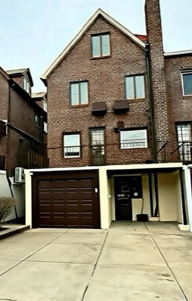 7717 82nd Street Glendale NY 11385