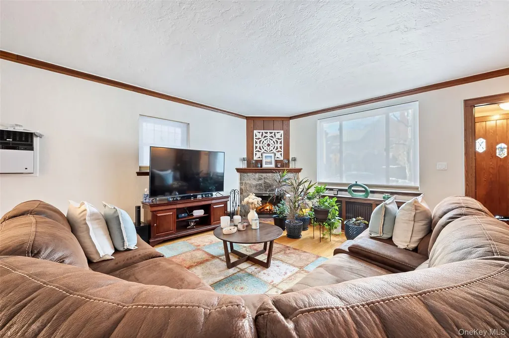 7717 82nd Street Glendale NY 11385
