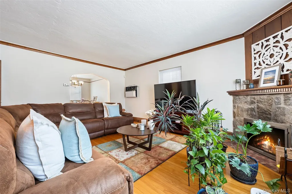 7717 82nd Street Glendale NY 11385