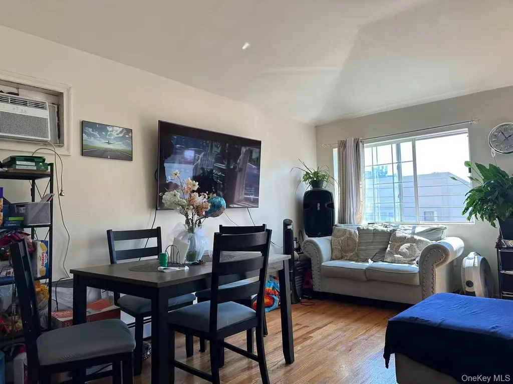 80-29 57th Street Glendale NY 11385
