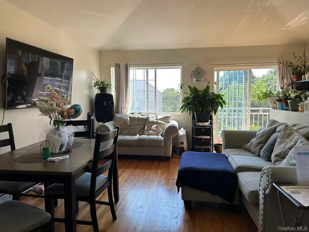 80-29 57th Street Glendale NY 11385