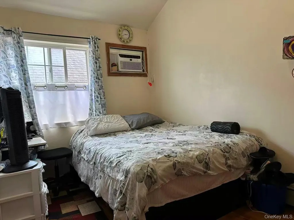 80-29 57th Street Glendale NY 11385