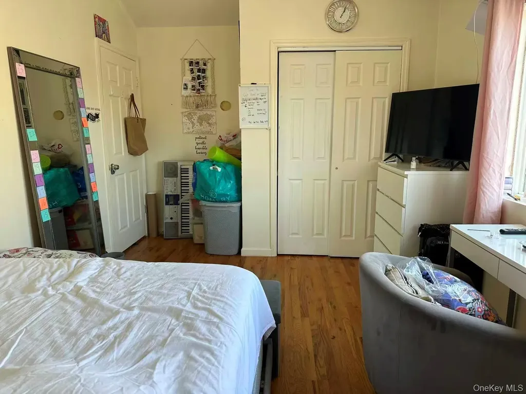 80-29 57th Street Glendale NY 11385