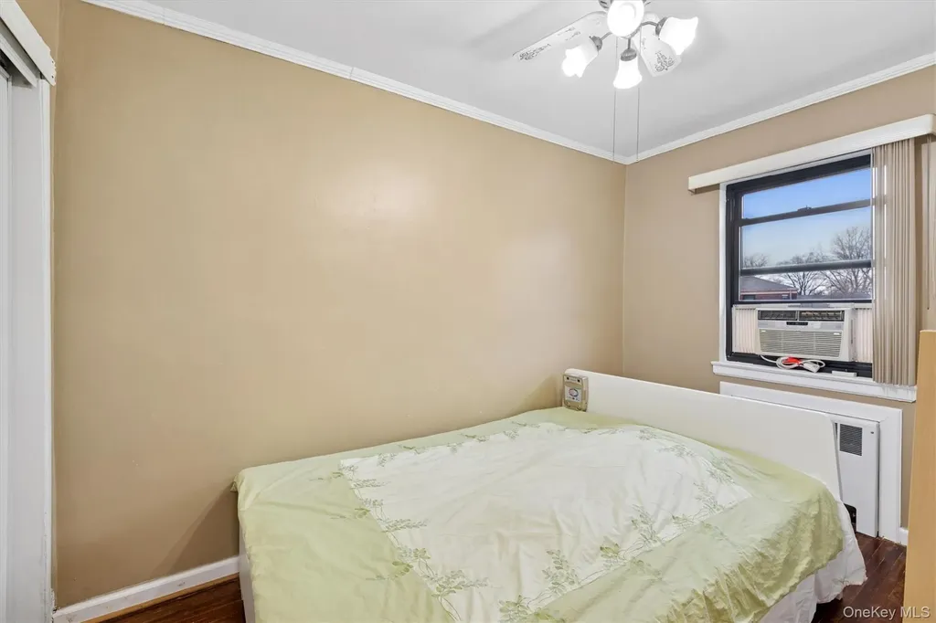 74-22 220th Oakland Gardens NY 11364