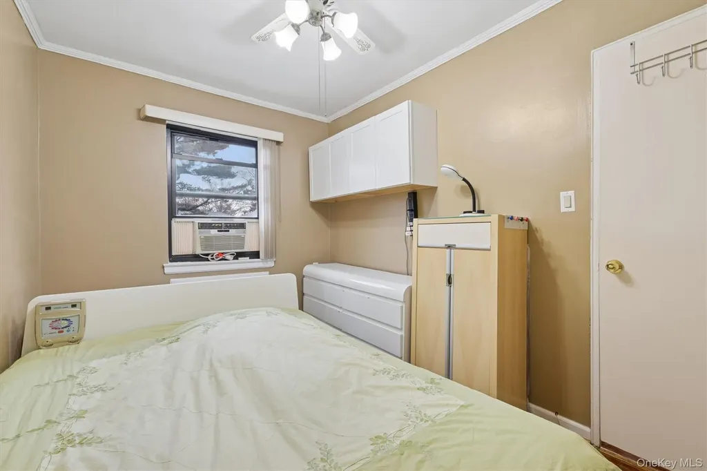 74-22 220th Oakland Gardens NY 11364