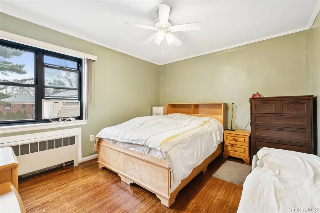 74-22 220th Oakland Gardens NY 11364