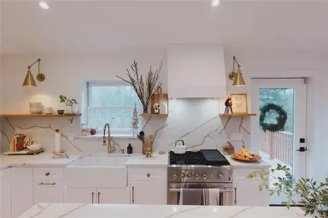 281 Falls Road Hudson NY 12534