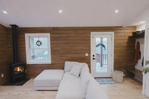 281 Falls Road Hudson NY 12534