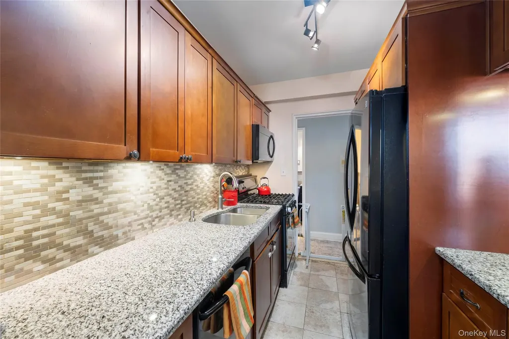 3475 Greystone Avenue Bronx NY 10463