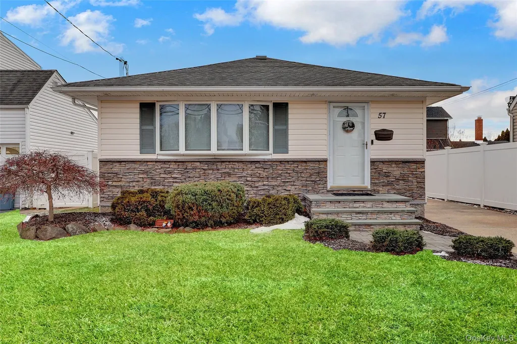 57 Roosevelt Drive Bethpage NY 11714