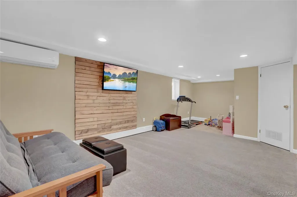 57 Roosevelt Drive Bethpage NY 11714