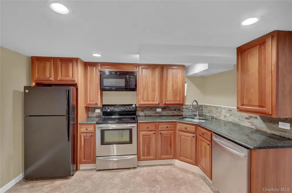 57 Roosevelt Drive Bethpage NY 11714