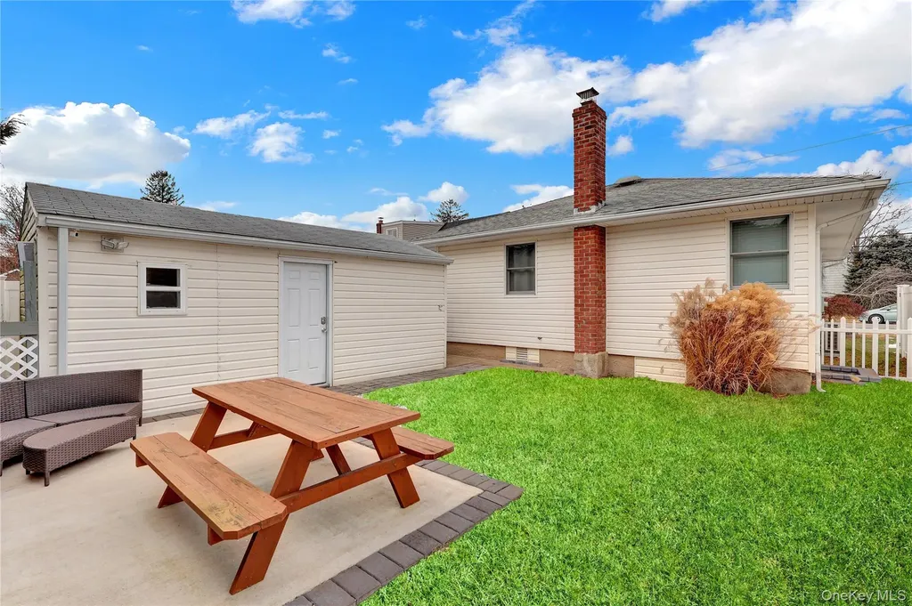 57 Roosevelt Drive Bethpage NY 11714